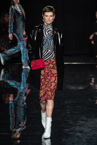 Look 30
